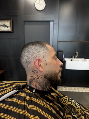 JF BARBER STUDIO photo 2