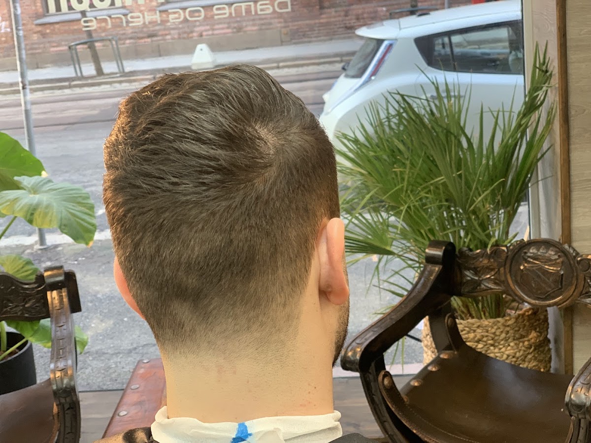 SHADES FRISØR – bilde 4