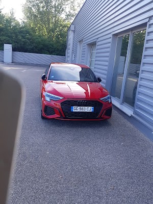 Photo 2 - JEAN LAIN AUTOMOBILES