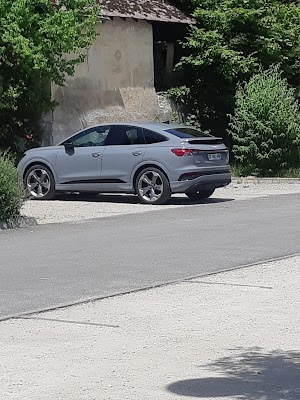 Photo 3 - JEAN LAIN AUTOMOBILES