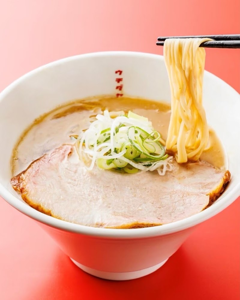 博多豚骨醤油らーめん ウチダヤ 写真2