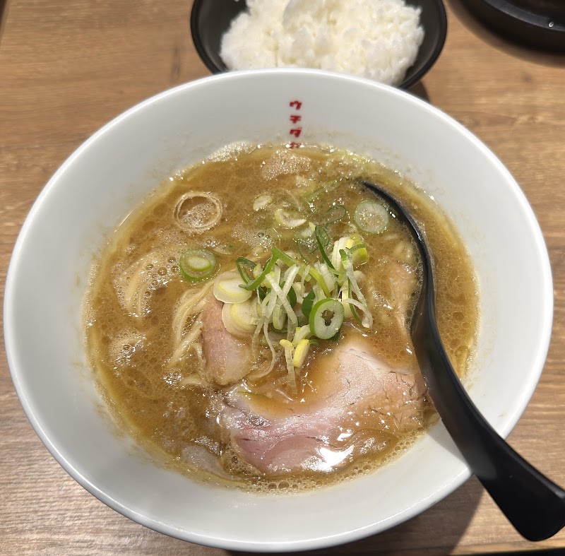 博多豚骨醤油らーめん ウチダヤ 写真5