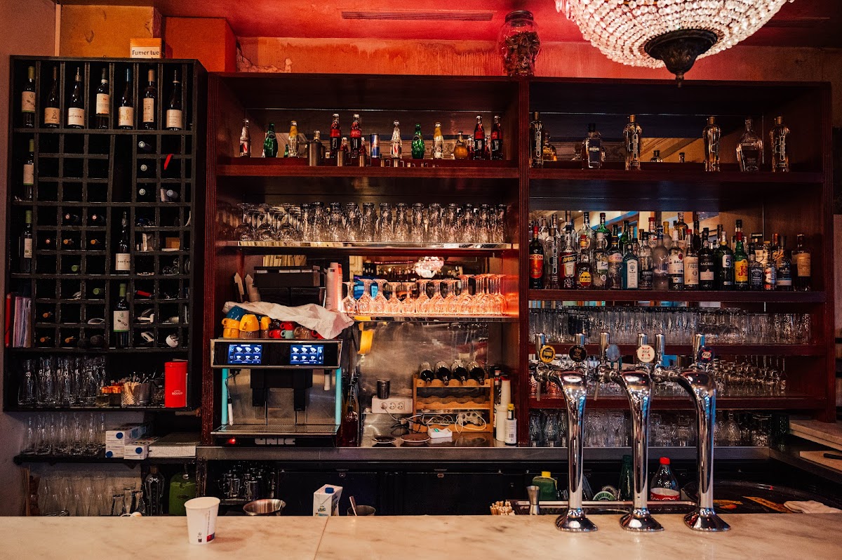 Bistrot De La Gaité karaoké, vue extérieure