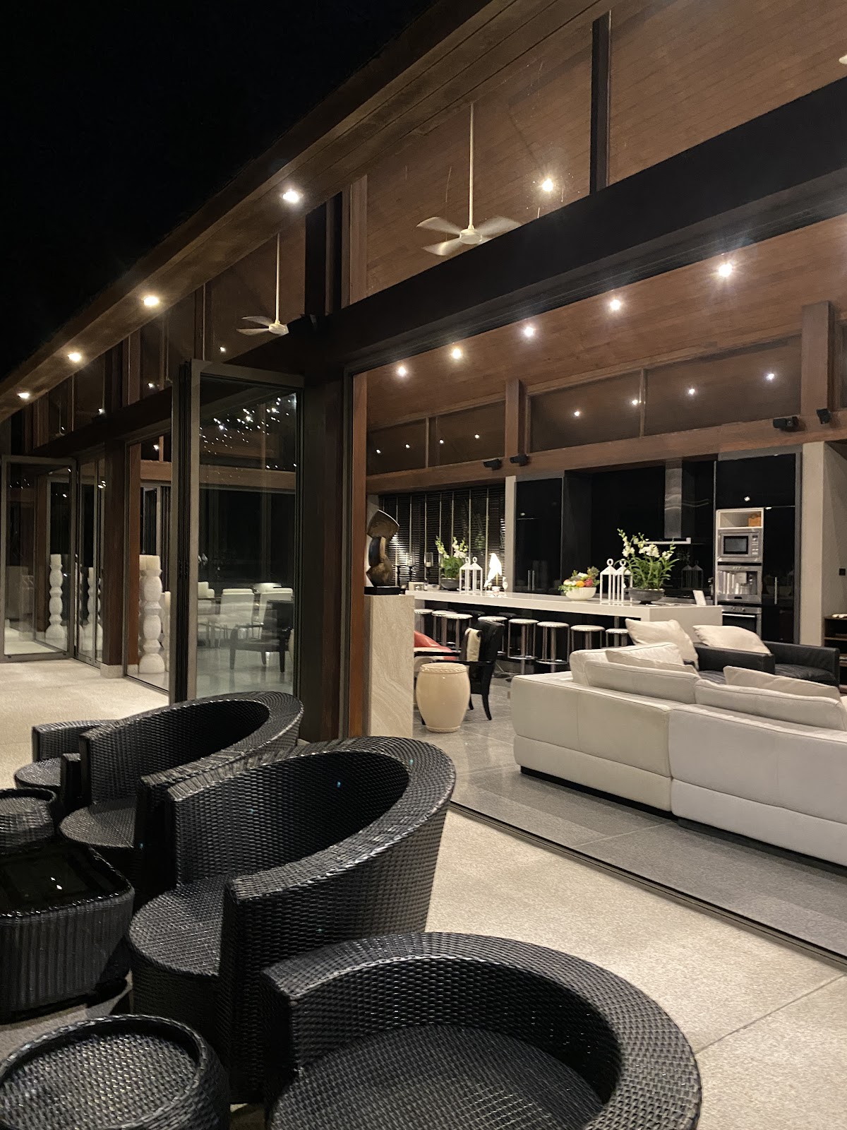 Suralai Luxury Holiday Villa - Photo 4