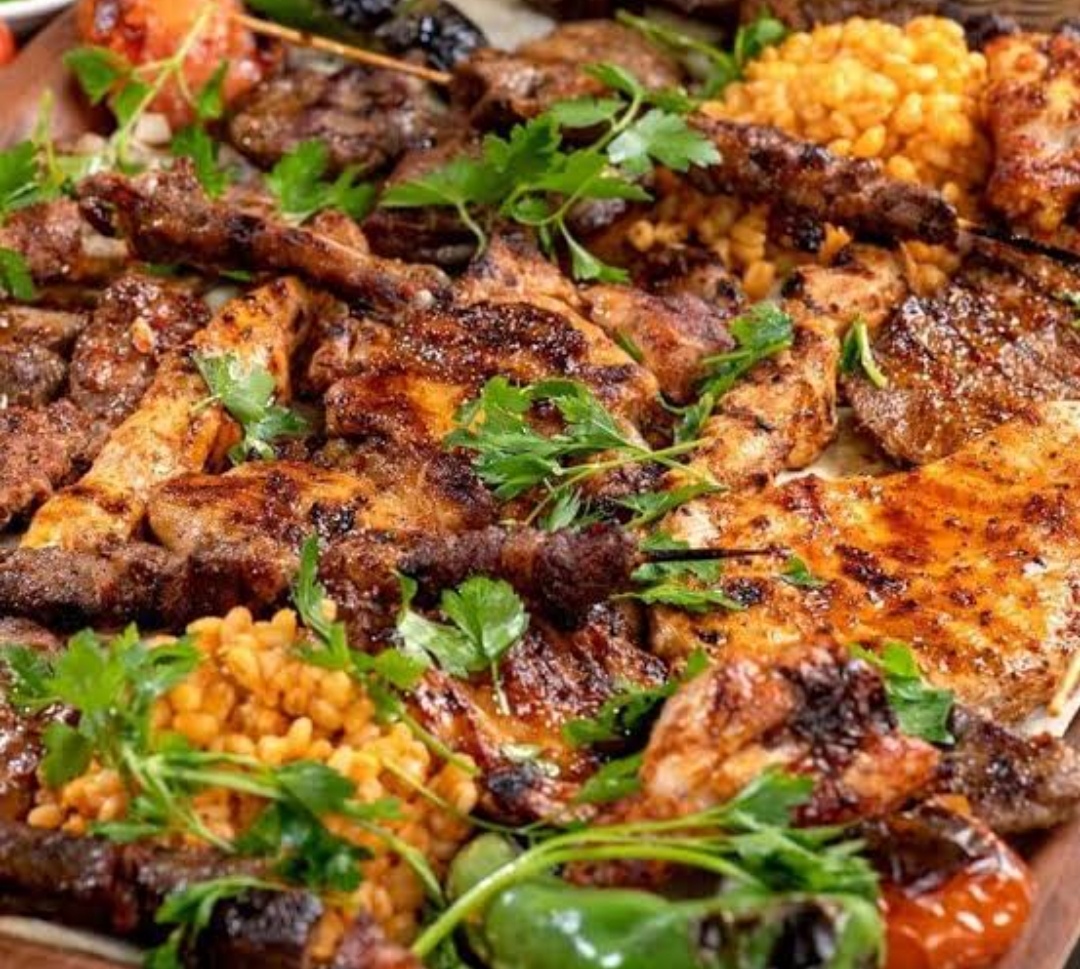Üst geçit ızgara sactava döner mekanı