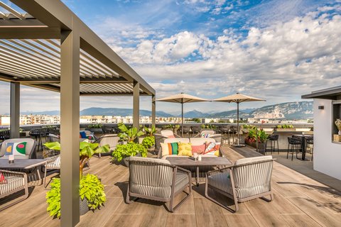 Geneva Marriott Hotel, dog-friendly hotel in Geneva
