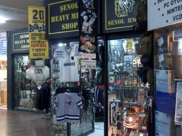 Şenol Heavy Metal Shop mekanı