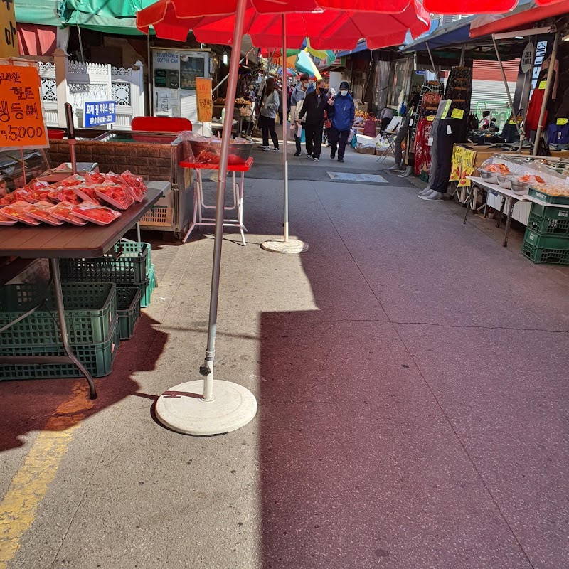 Ssangmun Station Exit 3 and Ssangmun Market Alley
