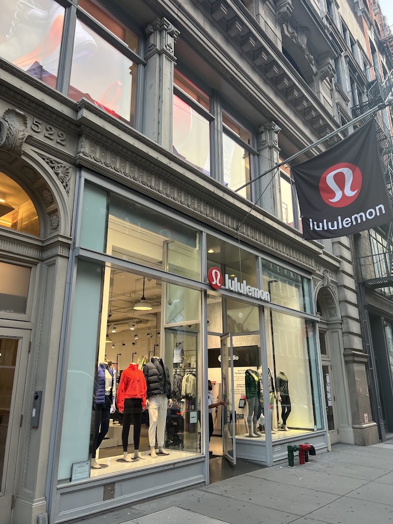 lululemon photo 1