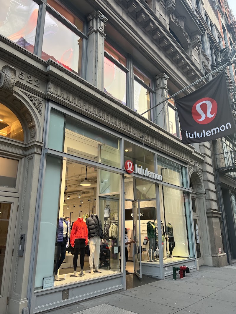 lululemon photo 1