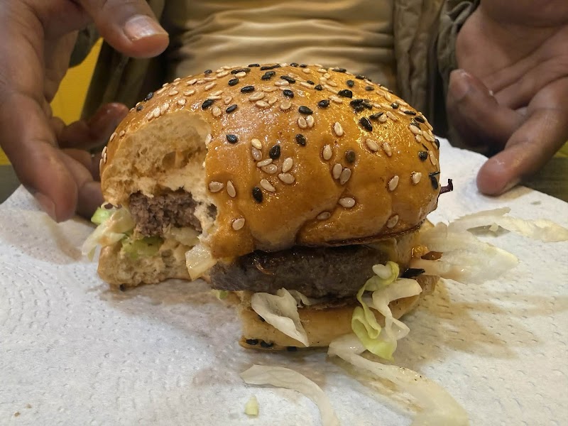 Halal Tasty Fried n Burger (Dip In) photo 3