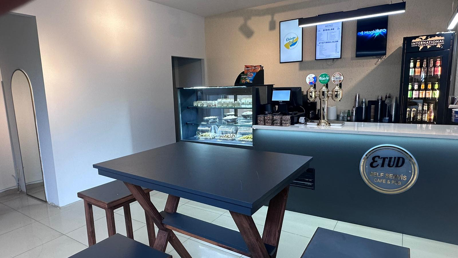 ETUD CAFE & PUB mekanı