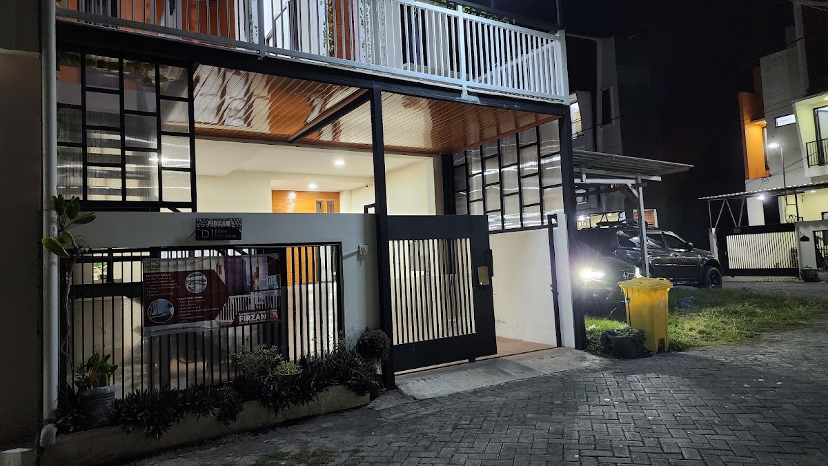 Rumah Kost Putri " FIRZAN " - D1