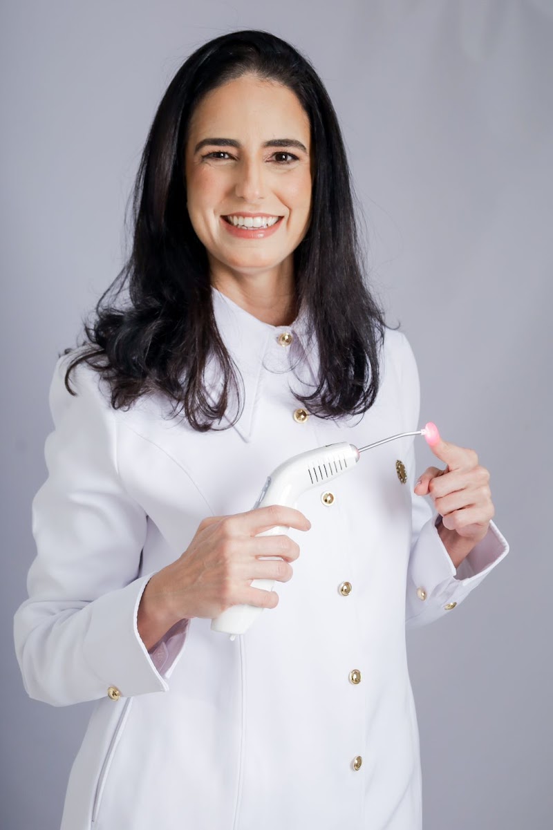 Endodontista Claudia Carreira - Microscópio Clínico - Tratamento de Canal - foto 3