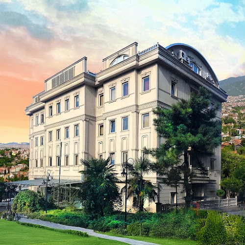 Burtom Konur Estetik ve Saç Ekim Merkezi logo