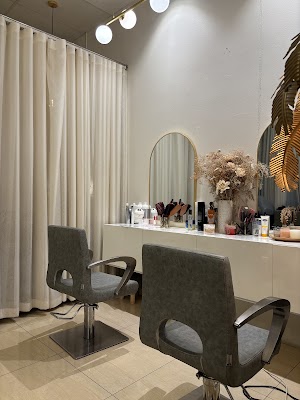 Thy Thy Hair and Beauty photo 3