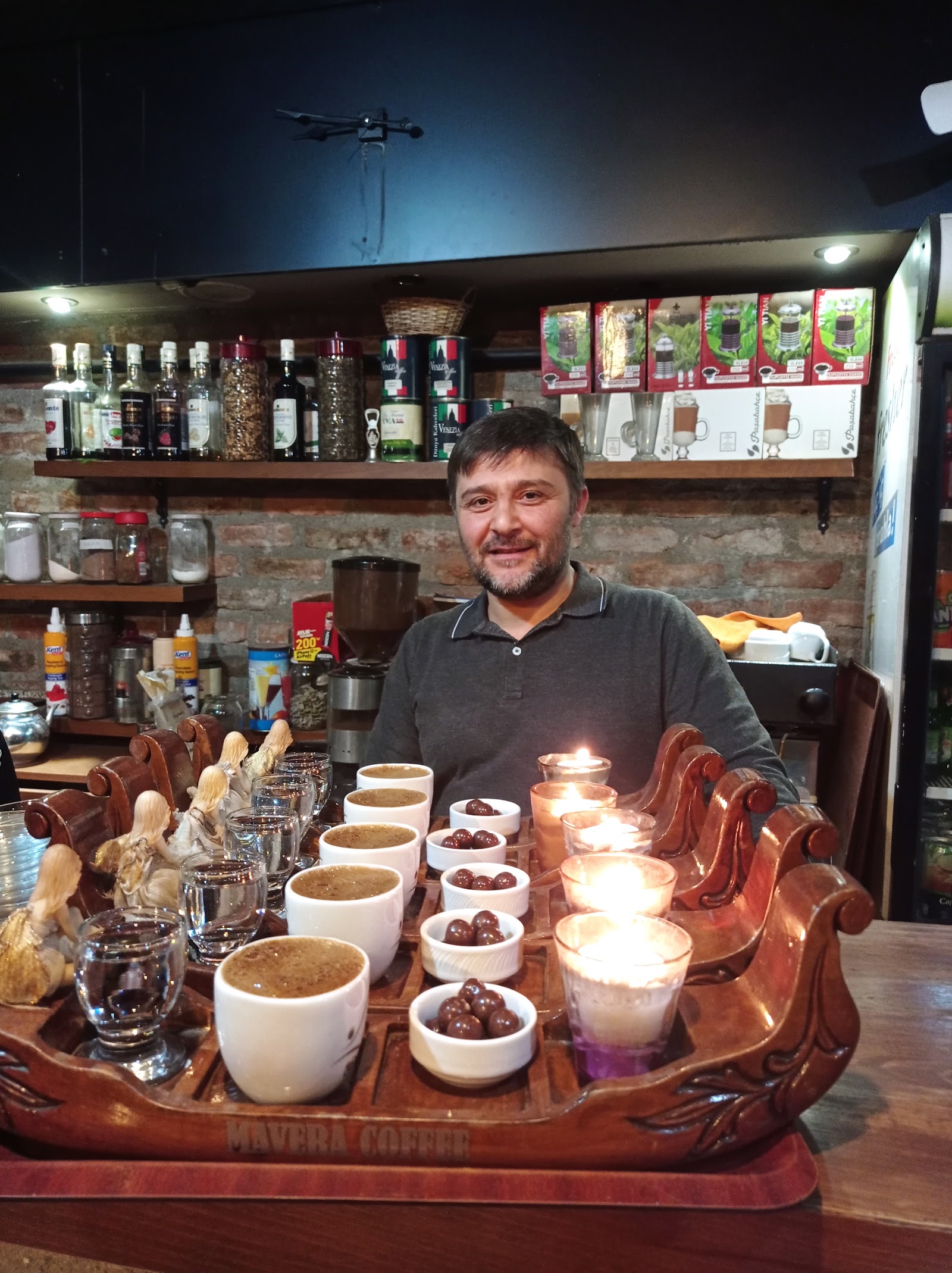 Mavera Nargile Cafe mekanı