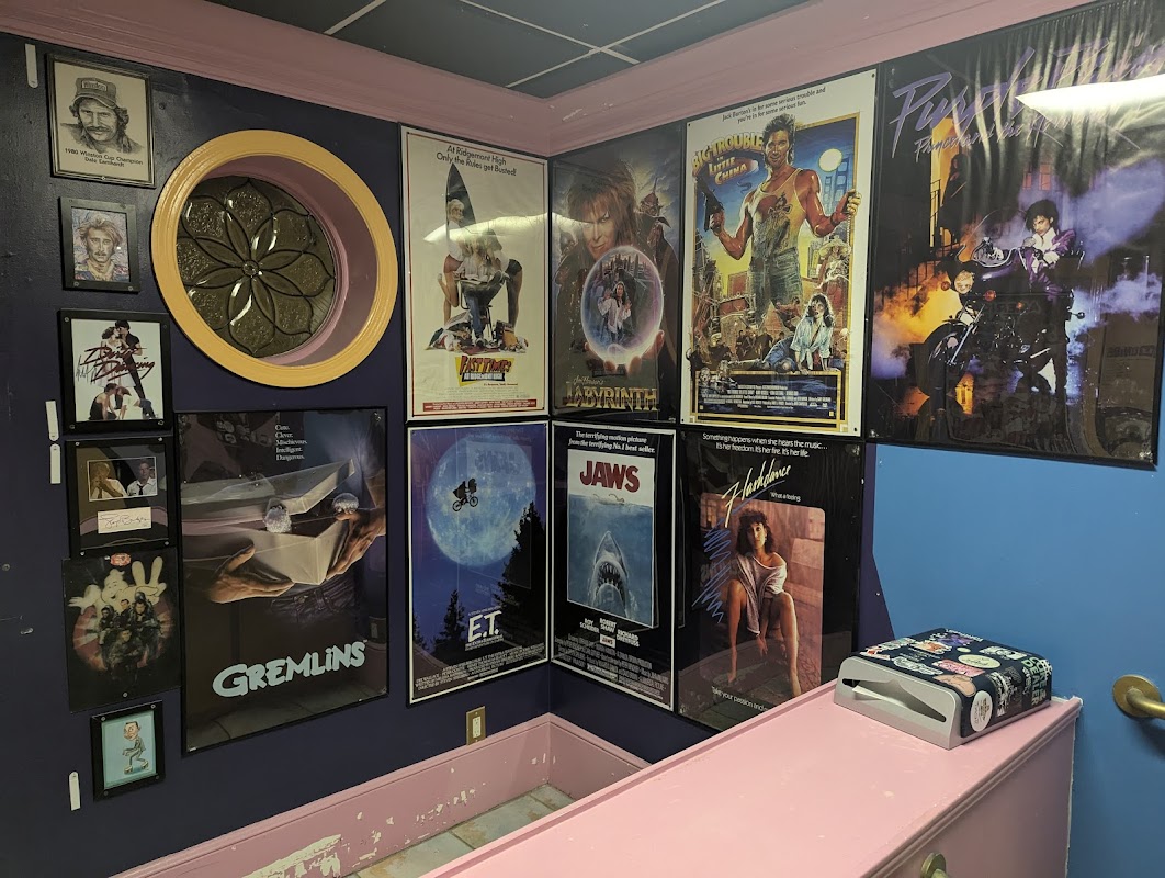 Pinky & Clyde's Arcade Bar photo 4