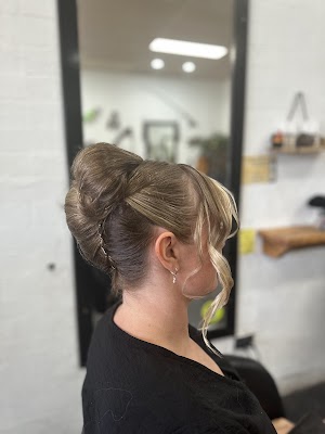 Cutting Edge Hairdressing photo 3