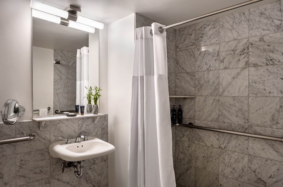 Warwick Allerton Chicago, dog-friendly hotel, photo 4
