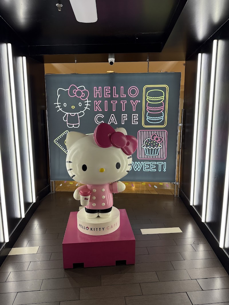 Hello Kitty Cafe photo 3