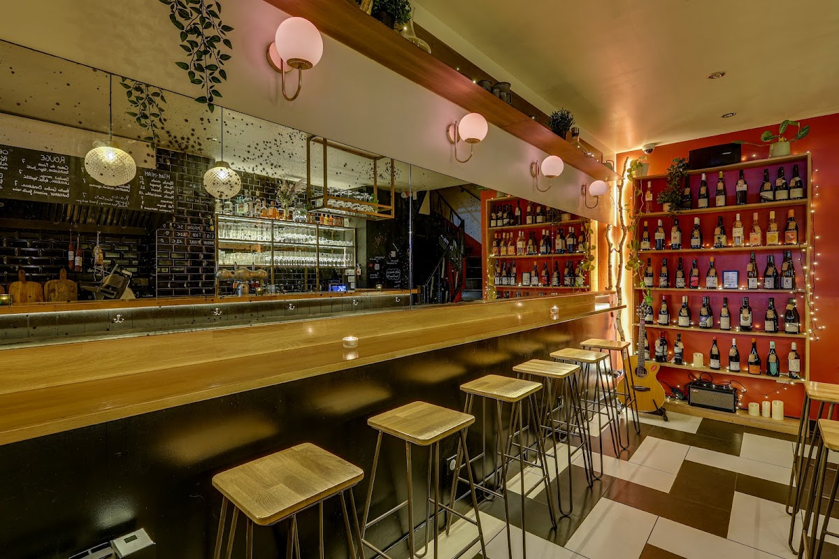 Ovanac, du vin et des copains, vue extérieure