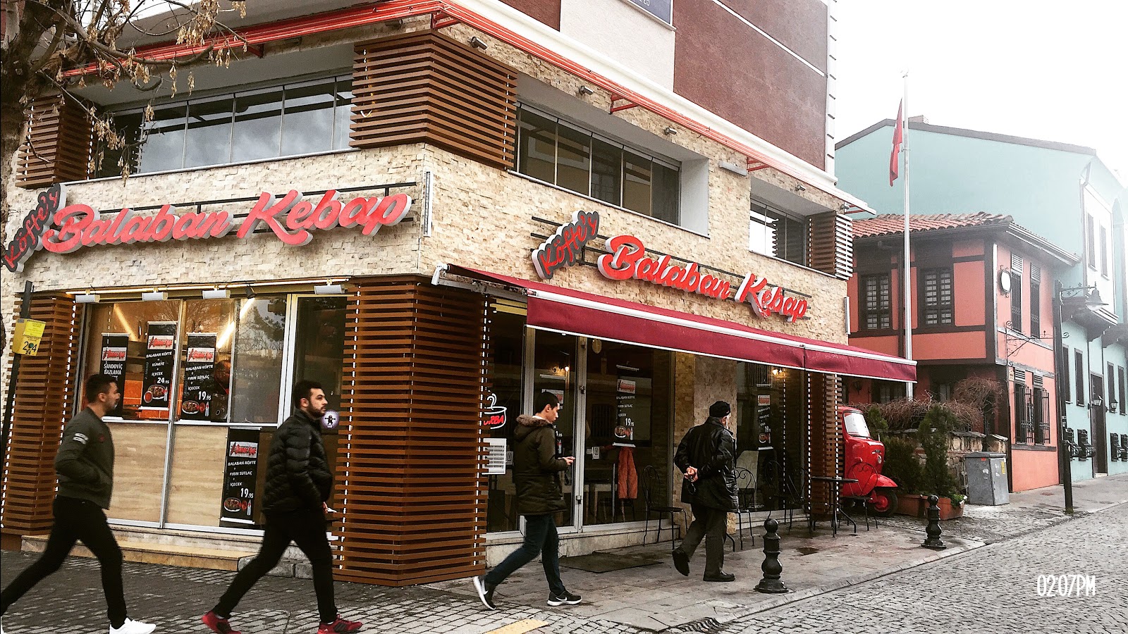 Köftes Balaban Kebap & Çibörek mekanı