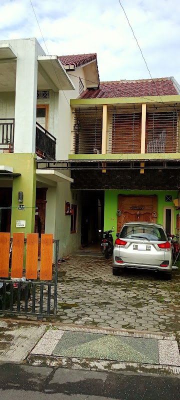 Kost Putri Gentan