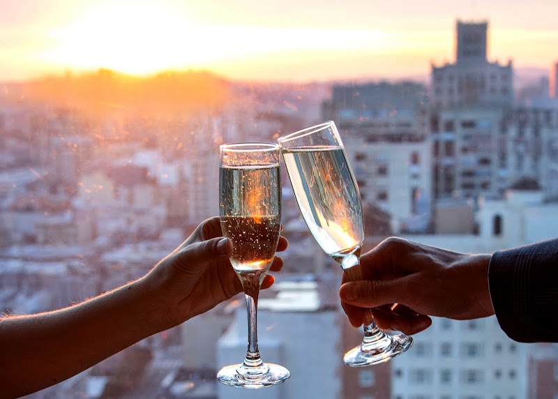 19th-floor lounge with scenic city views