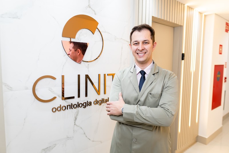 Dr. Lucas Especialista em Implantes dentários, Tratamento de canal e Potese. Dentista Cuiabá - foto 5