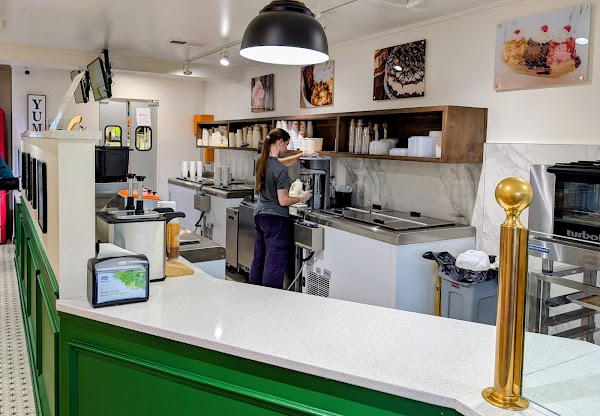 EHRLER'S ICE CREAM exterior