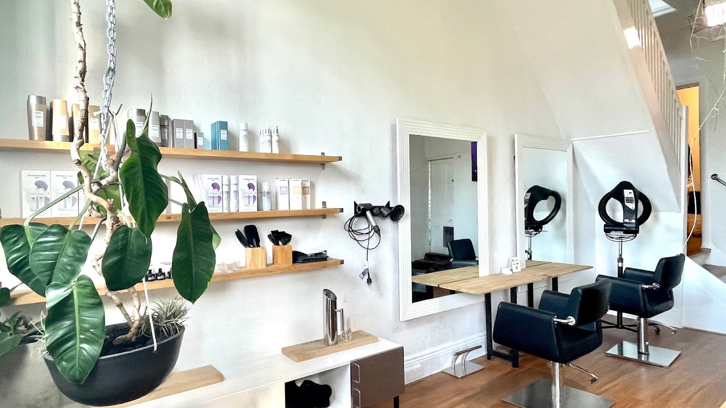 Colourist Rebecca photo 1