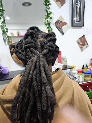 KAYISI EXOTIC DREADS EXTENSIONS AND BRAIDS photo 3