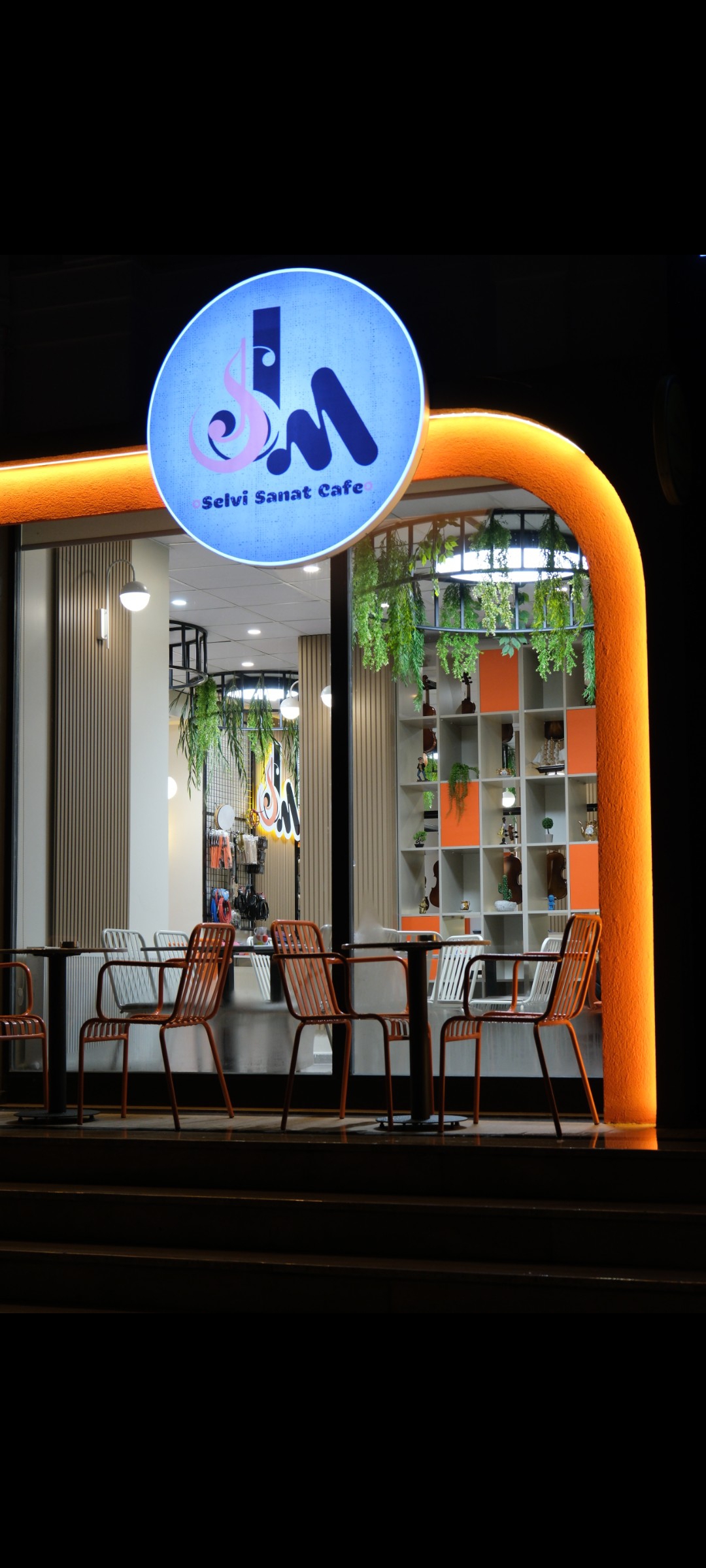 Selvi Sanat Cafe & Enstrüman Satış Noktası mekanı