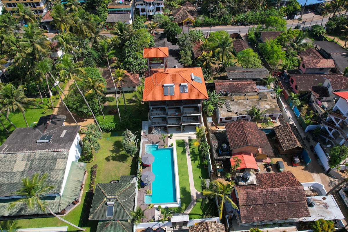 The Green Rooms Surf & Yoga Camp Sri Lanka - on the beach - Best location in Weligama - Surf Camp in Weligama — 3
