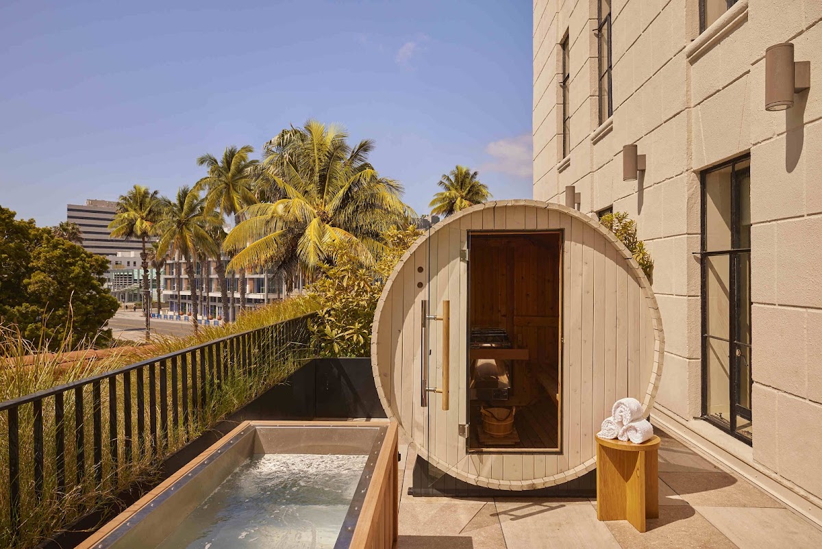 Santa Monica Proper Hotel, dog-friendly hotel in Santa Monica