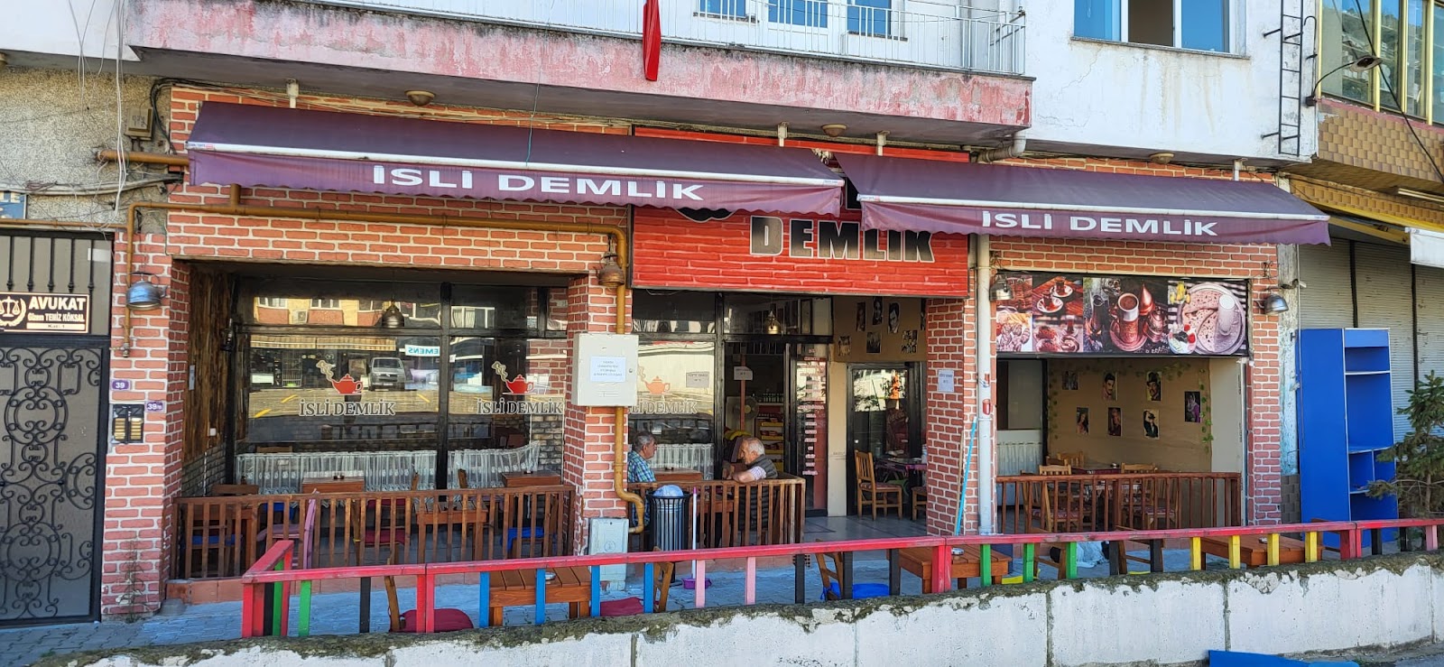 İsli Demlik Közde Kahve mekanı