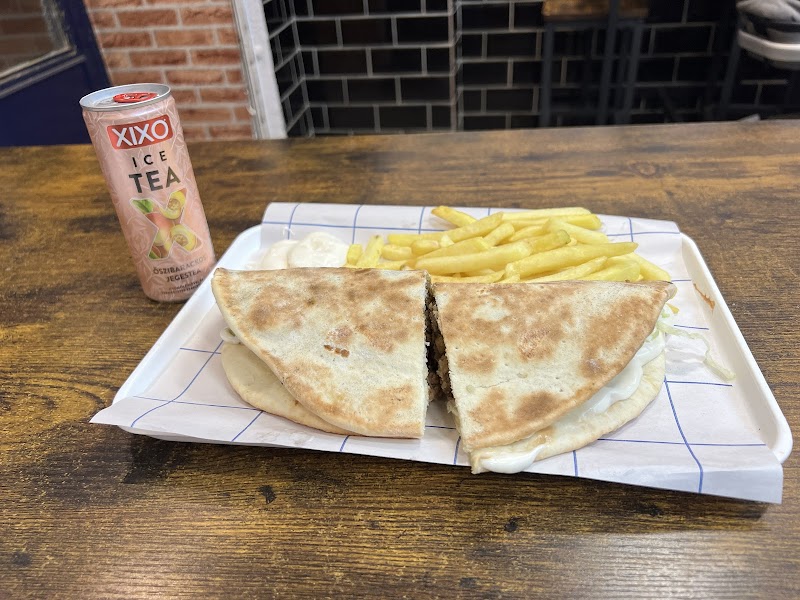 Roadside Halal Restaurant & Pizzeria photo 4