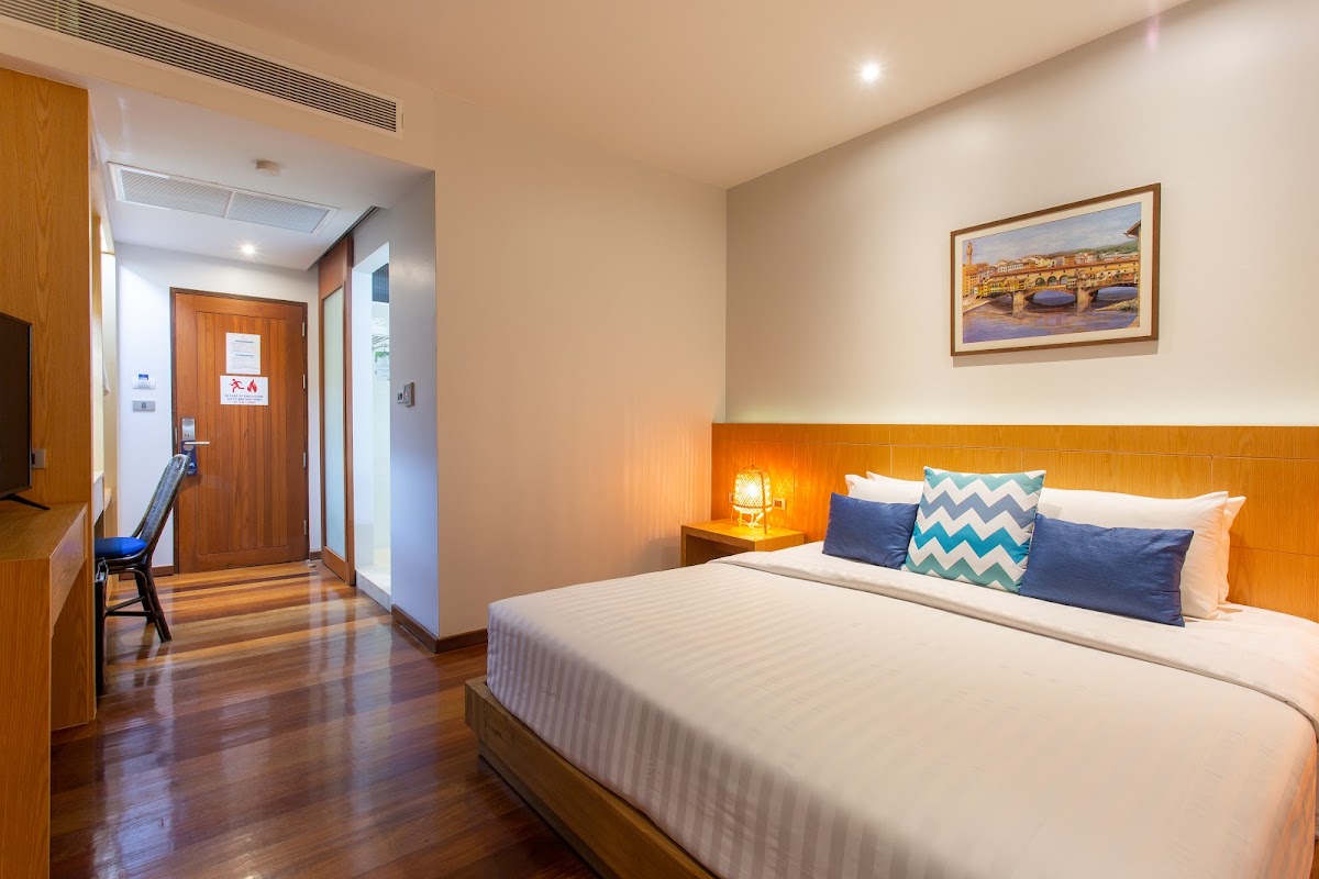 Coral Cliff Beach Resort - Photo 3