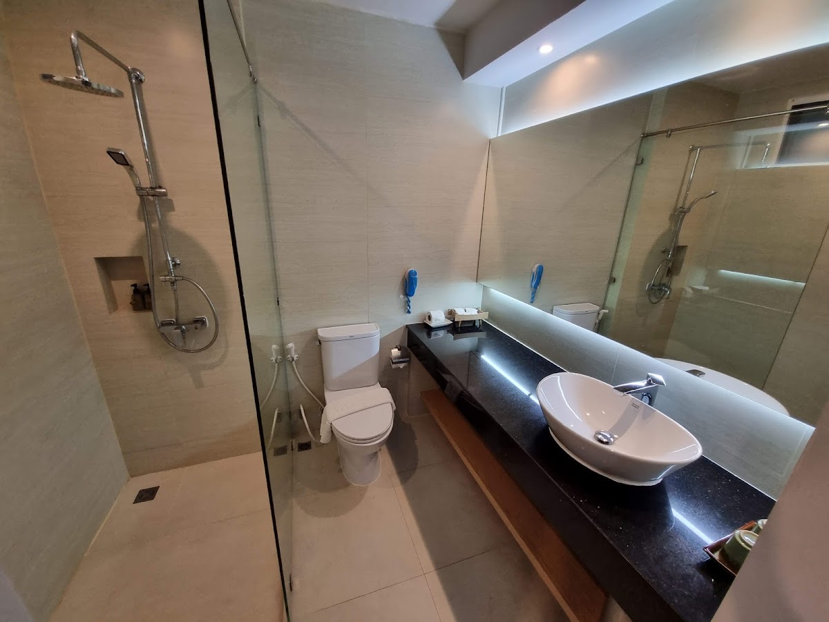Coral Cliff Beach Resort - Photo 5
