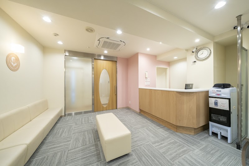 小西レディースクリニックの外観