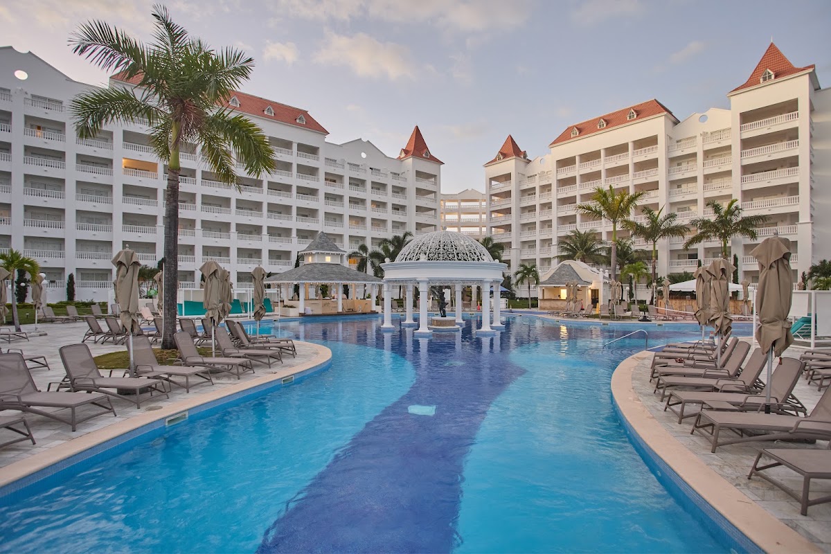 Bahia Principe Escape Runaway Bay — null