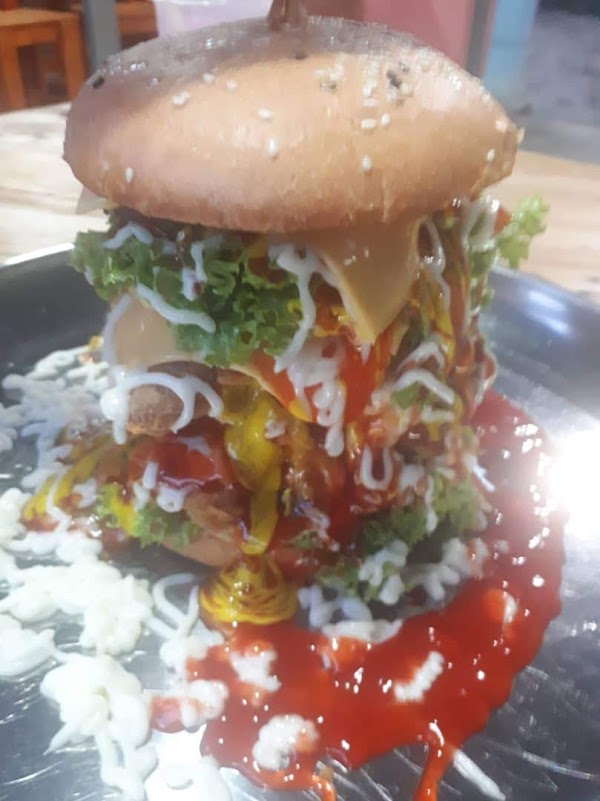 Burger Leleh Felda Trolak Selatan