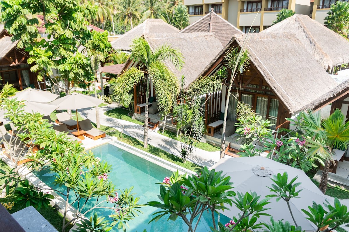 LMBK Surf House