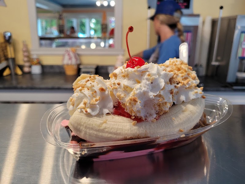 Waterfront Ice Cream & Frozen Yogurt photo 2