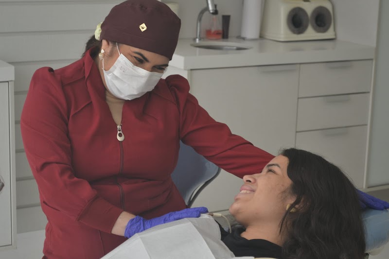 Dentista em São Luís do Maranhão, Dra. Cynara Carneiro - foto 1