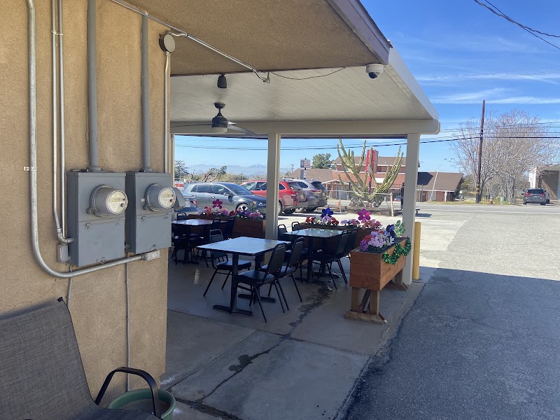Flo's Country Cafe photo 1