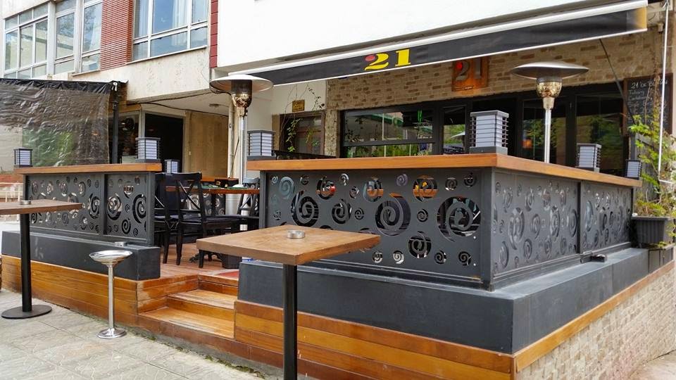 21 Bar mekanı
