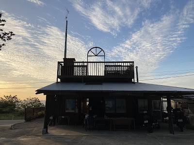 鳴海建築 バイクライダー休憩所