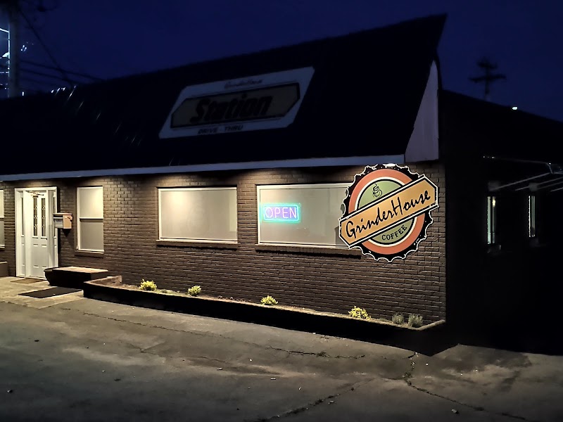 Drive Thru Grinder House photo 3